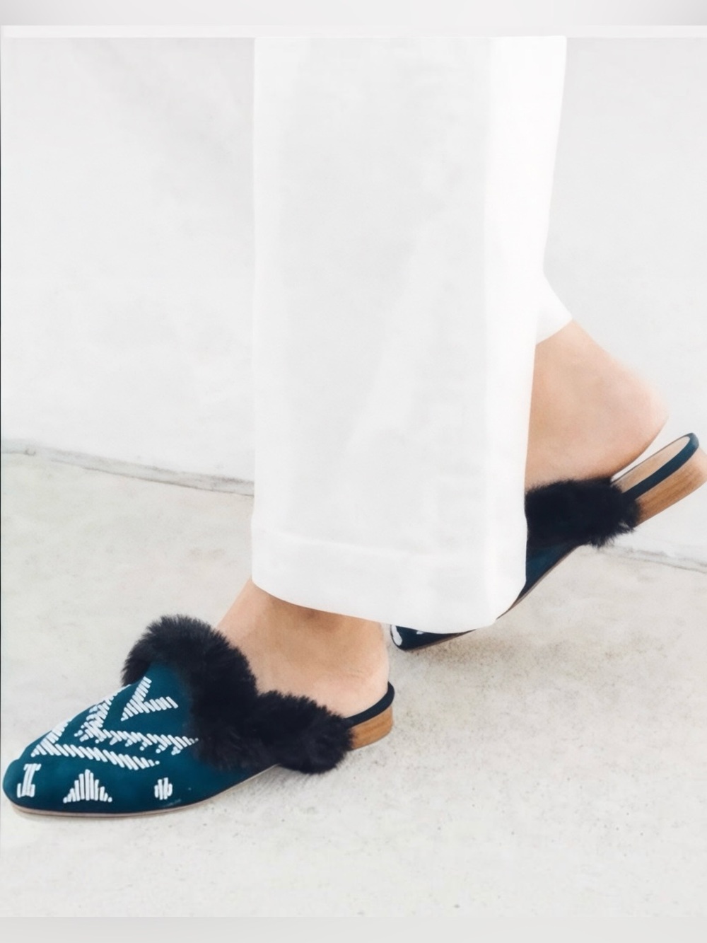 Soludos Sedona Navy Beaded Faux Fur Mule Flats Size 6 NIB
